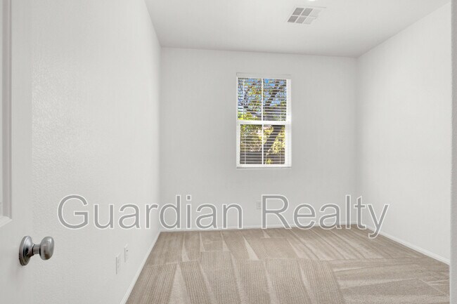 Building Photo - 11070 Neets Bay St
