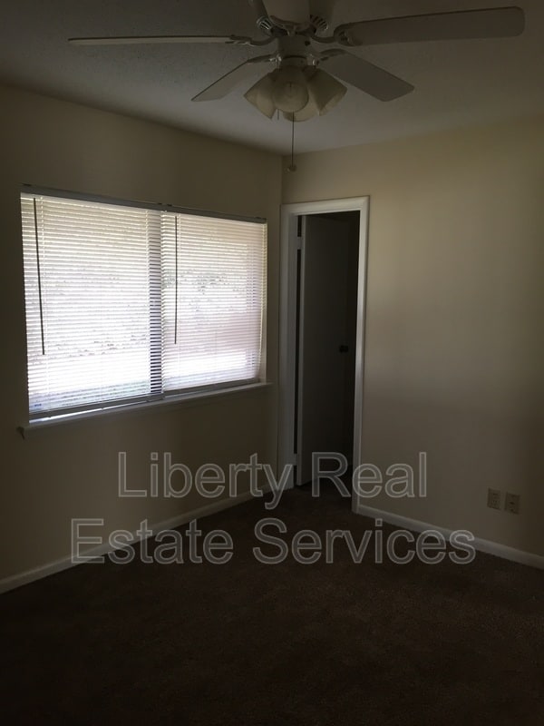 Building Photo - 909 Copeland Dr