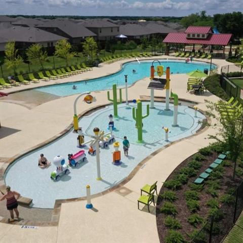 Building Photo - 924 Amber St