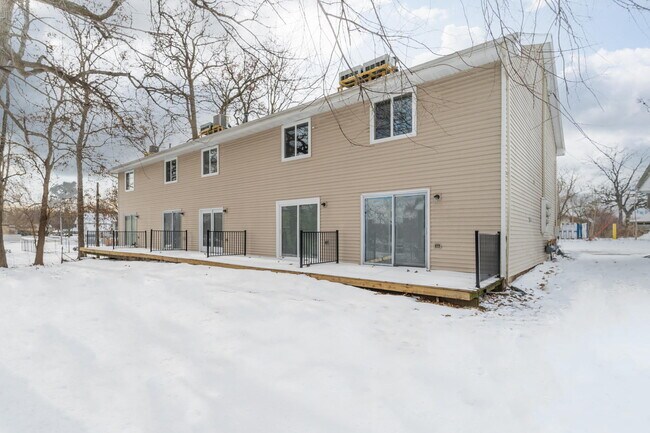 Building Photo - 1241 33rd St