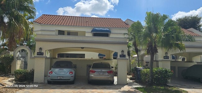 Building Photo - Welcome to **Caloosa Yacht & Racquet Club**, one of Fort Myers’ most charming **gated waterfront ...