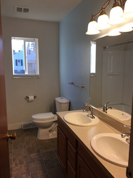 Bathroom - 2110 park lane