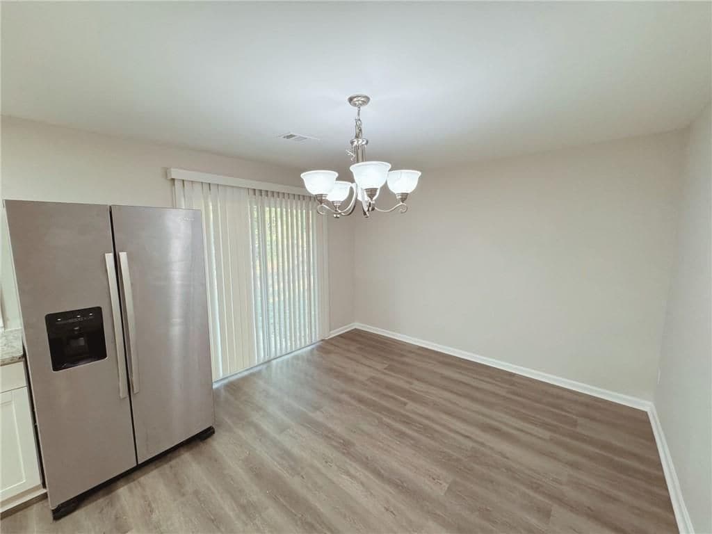 Building Photo - 2933 Port Royal Ln