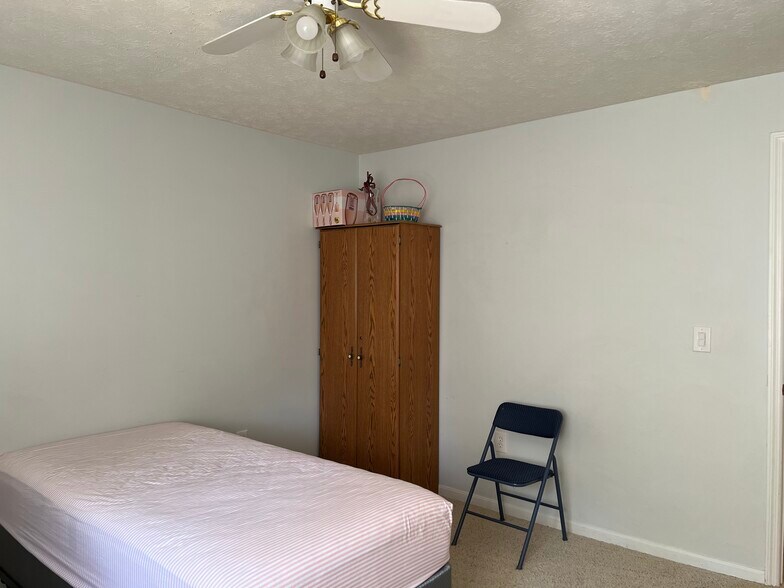 Bed Room 2 - 7392 Ridgepoint Dr