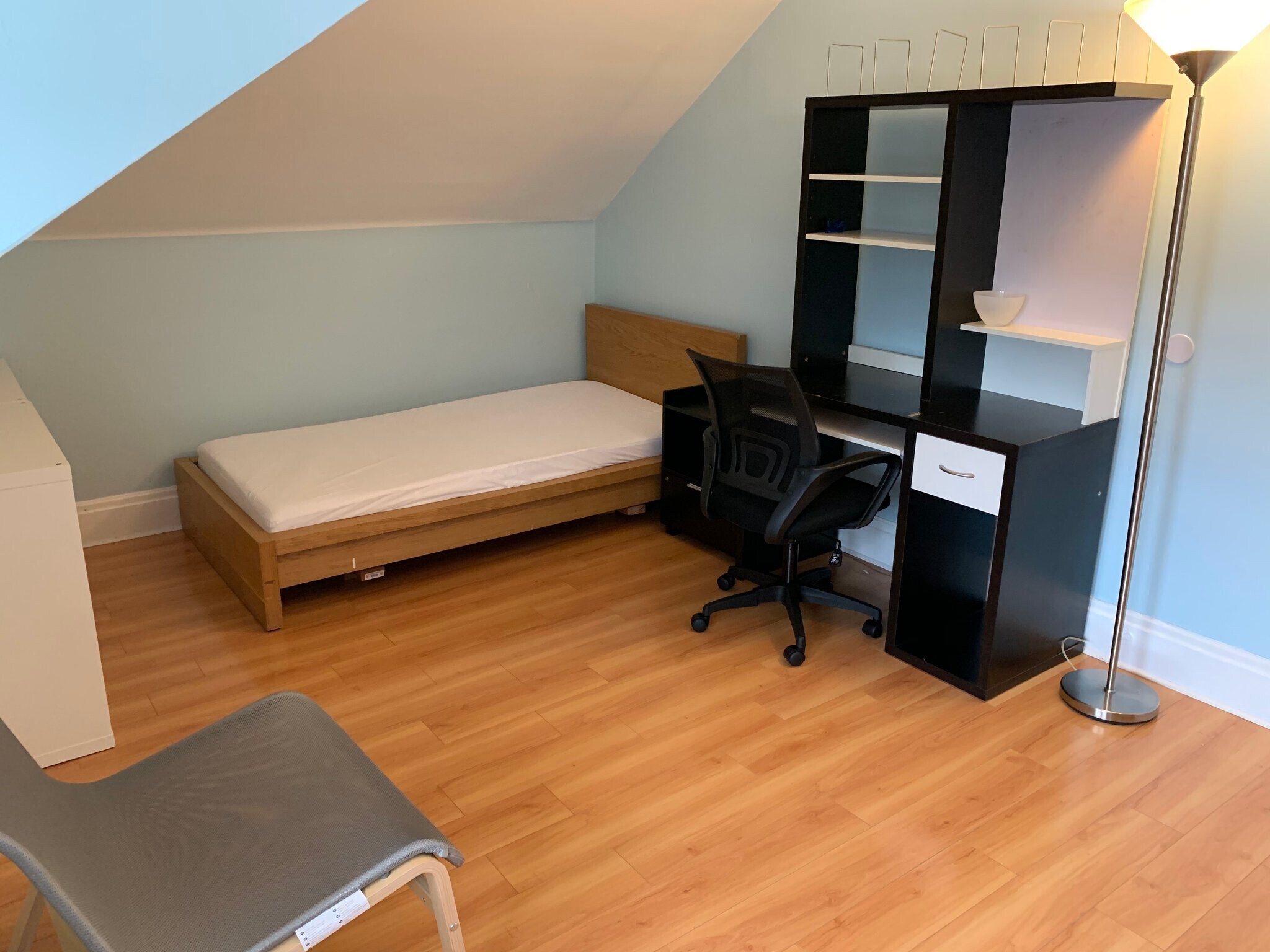 Building Photo - 746 Broughton St