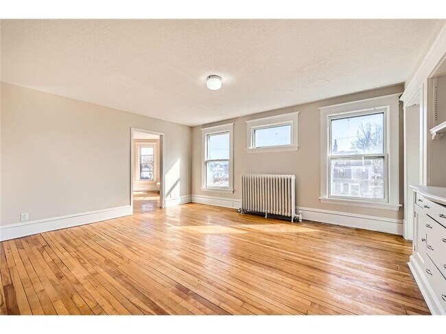 Building Photo - 3148 Pleasant Ave