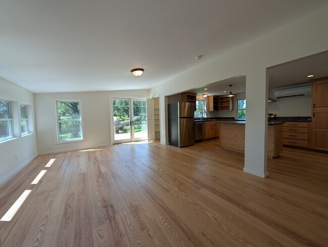 Building Photo - 6836 Maple Brook Ln