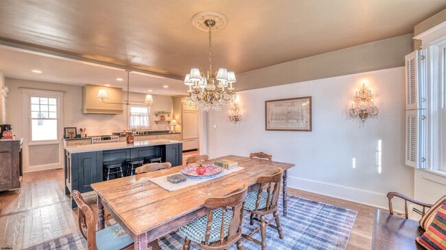 Building Photo - 17 S Derby Ave