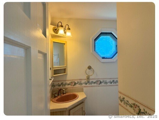 Building Photo - 440 Herbert St