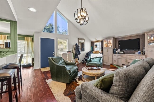 Building Photo - 2903 W Bay Ct Ave