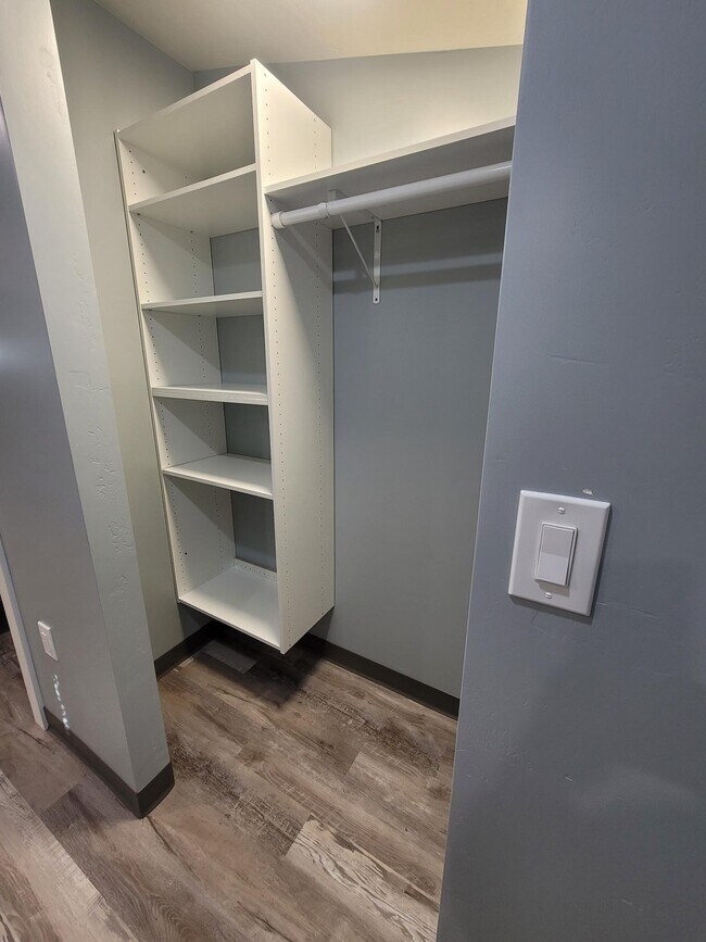 Building Photo - 168 E 70 S