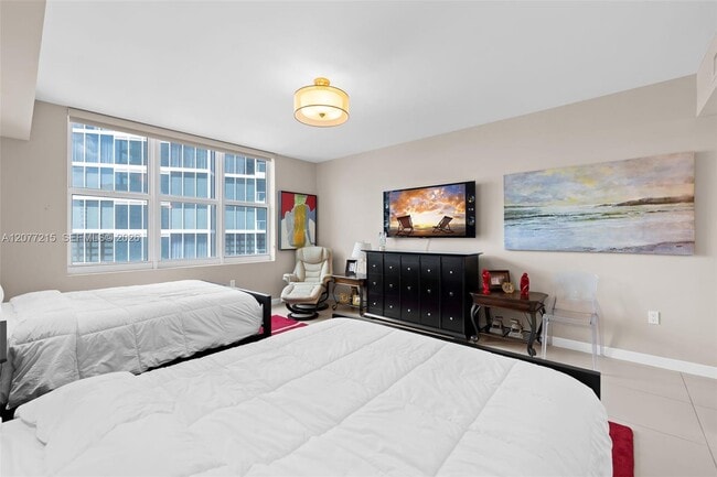 Building Photo - 2110 N Ocean Blvd