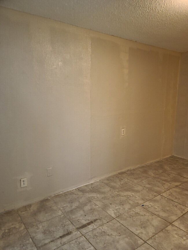 Building Photo - 729 N 11th St