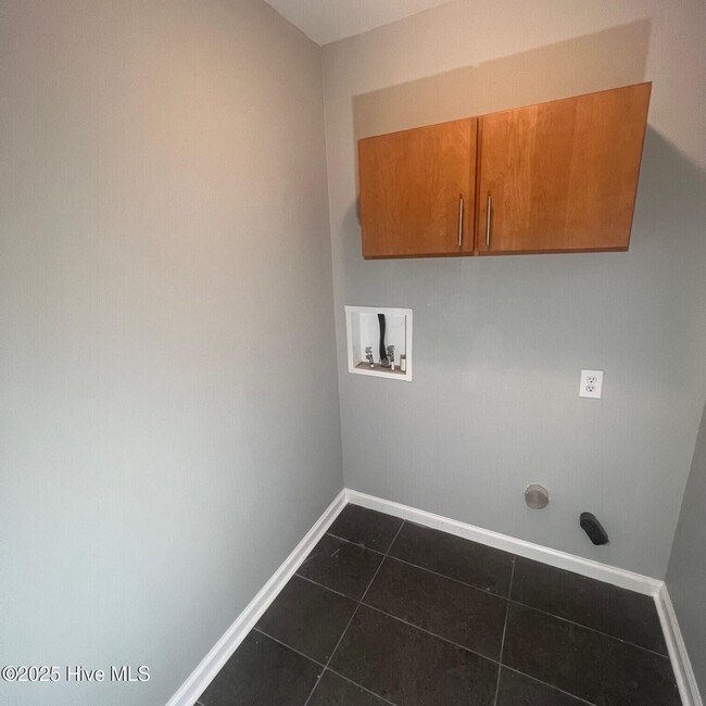Building Photo - 3651 Gallberry Rd