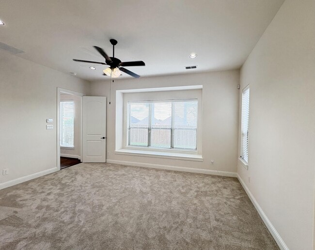 Building Photo - 7952 Ashwood Ln