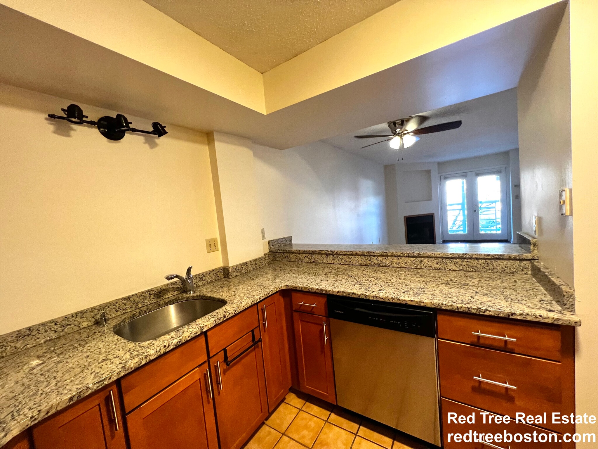 Building Photo - 345 Franklin St