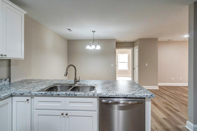 Building Photo - 102 Legacy Dr