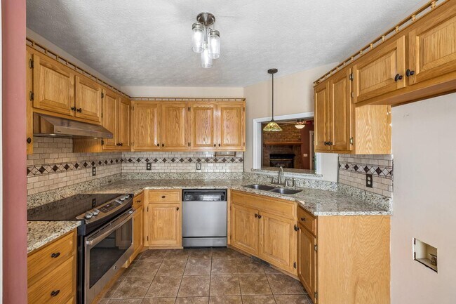 Building Photo - 107 Keri Dr