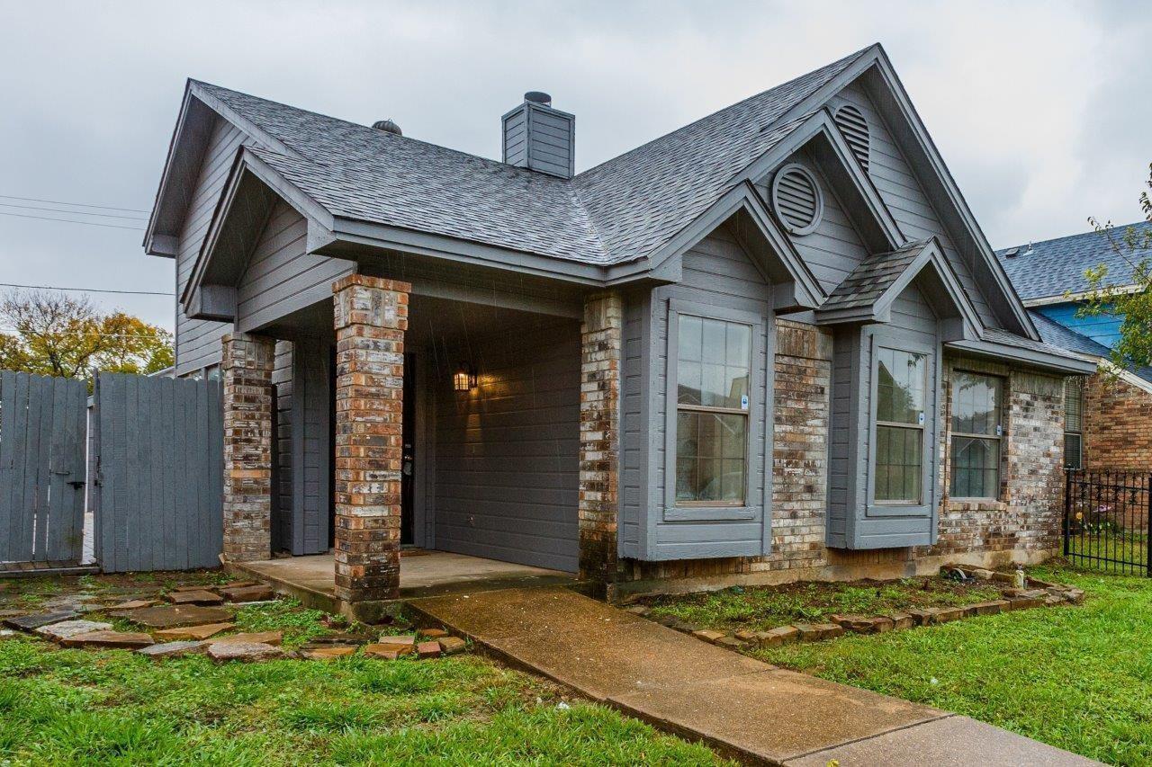 Building Photo - 10611 Woodleaf Dr