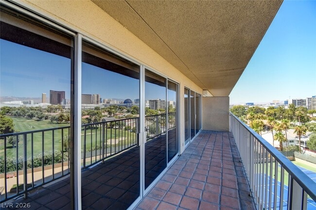Building Photo - 3111 Bel Air Dr