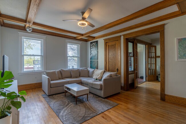 Building Photo - 1110 W 25th St