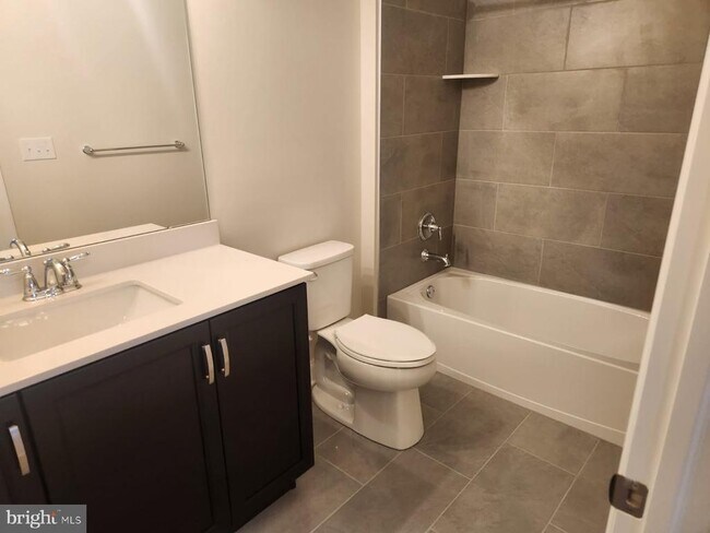 Building Photo - 328 Foxtail Ln