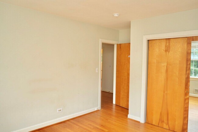 Building Photo - 101 Bollingwood Rd