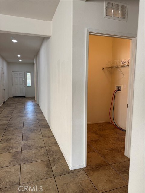 Building Photo - 6840 Sunsight Wy