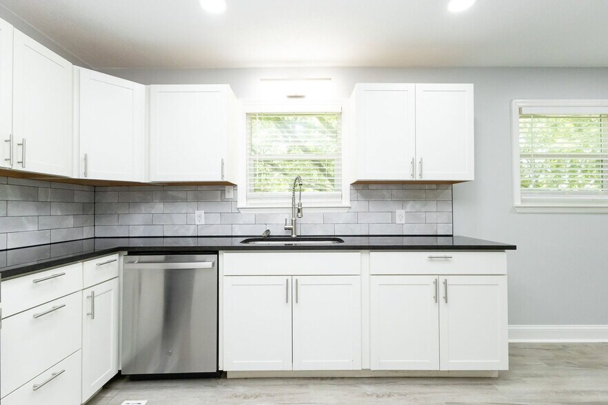 Building Photo - 405 Dempsey Ln