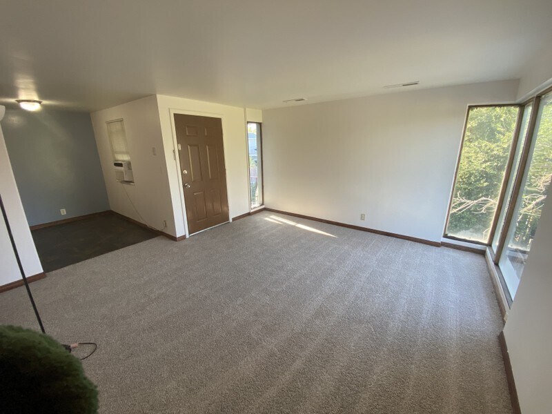 Building Photo - 560 S 1200 E