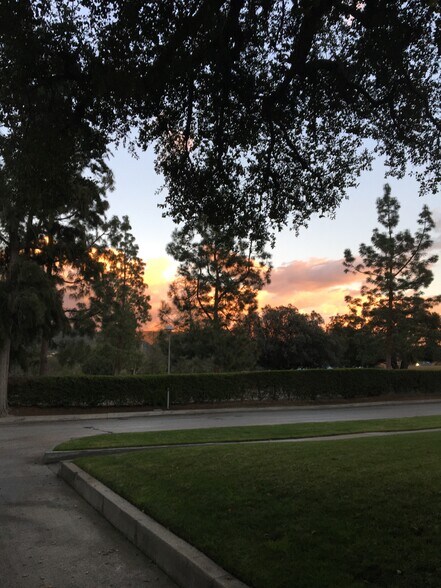 Street view and golf course - 3141 Country Club Dr