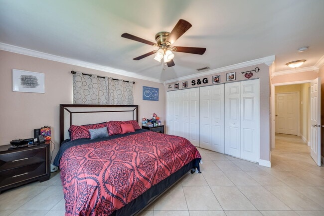 Building Photo - 9603 NW 67th Ct