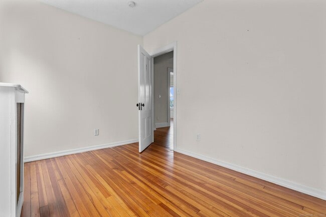 Building Photo - 14 S Whittlesey Ave