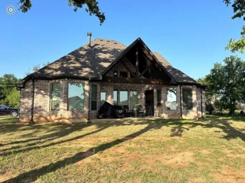 Building Photo - 7109 Lake Village Ct