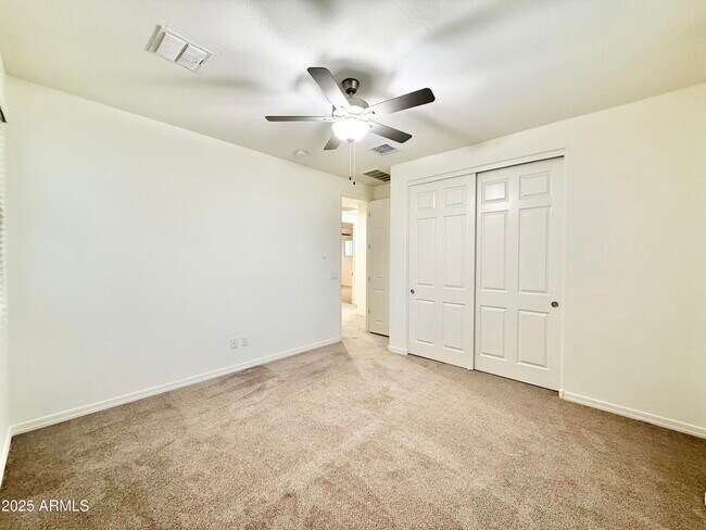 Building Photo - 735 W Derringer Way