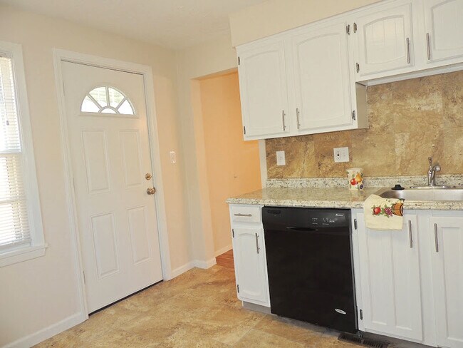 Building Photo - Beautifully Renovated 3BR Cape Cod in Shaker Heights – Spacious & Move-In Ready!