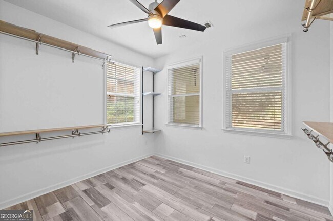 Building Photo - 4228 Laurel Creek Ct SE