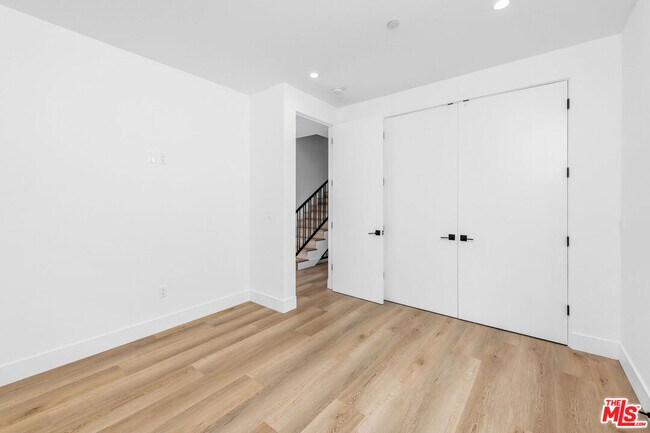 Building Photo - 4337 Dixie Canyon Ave
