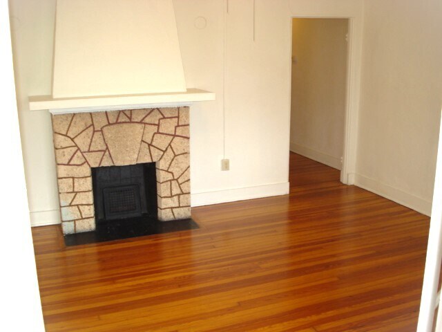 Building Photo - 616 E New Haven Ave