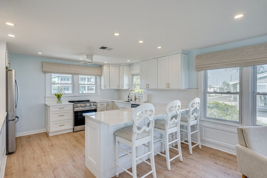 Building Photo - 1718 S Fletcher Ave