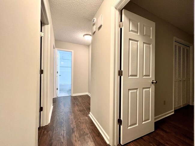 Building Photo - AVAILABLE JUNE [NO PETS PERMITTED]