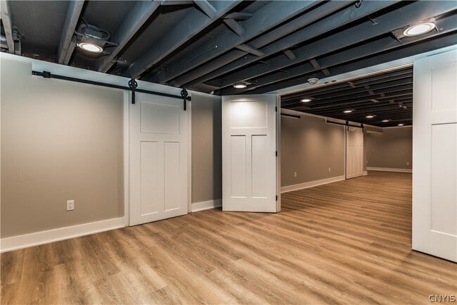 Building Photo - 87 Brown St