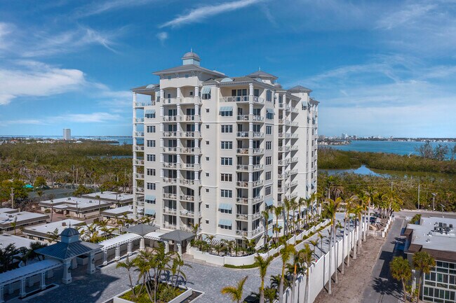 Building Photo - 2050 Benjamin Franklin Dr