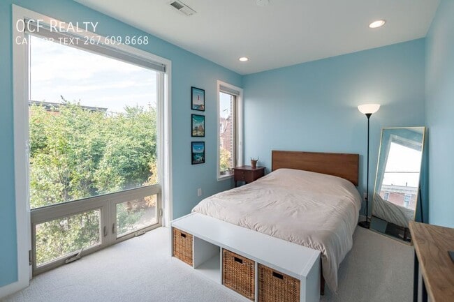 Building Photo - 2029 E Huntingdon St