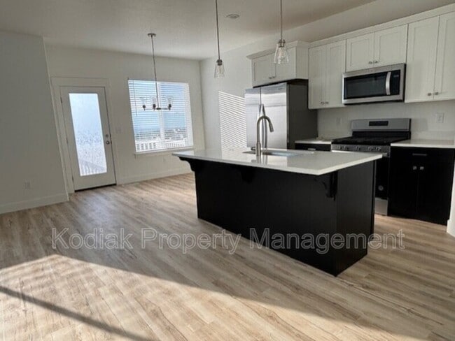Building Photo - 2702 Blue Dawn Ln