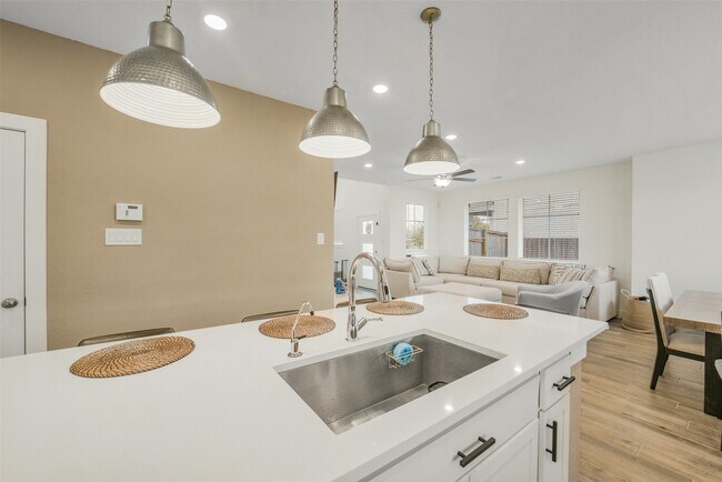 Building Photo - 7834 Swooping Swallow Ln