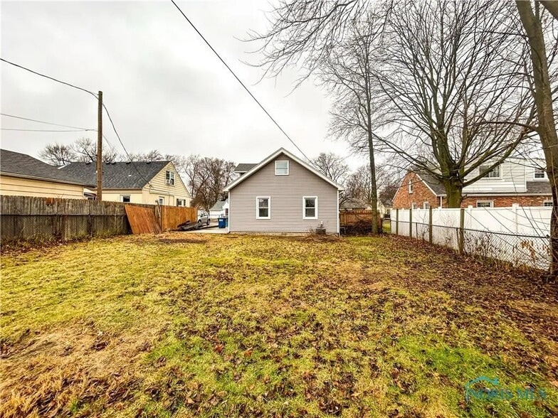 Building Photo - 2347 Bucklew Dr