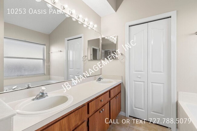 Building Photo - 10253 Oasis Palm Dr
