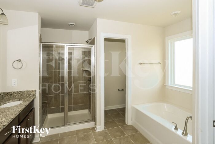 Building Photo - 9863 Travertine Trail