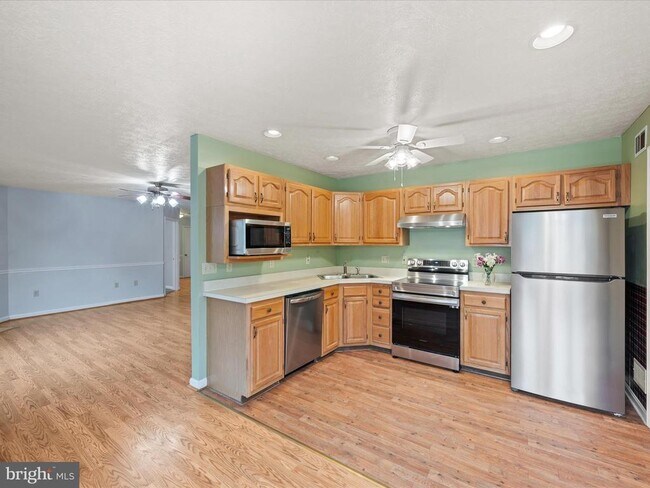 Building Photo - 112 Jefferson Ct